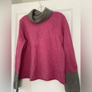 Darling Dean & White sweater